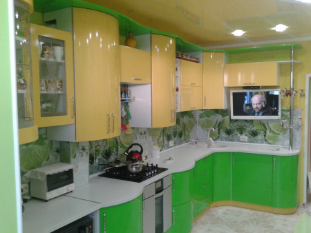 Кухня угловая желто зеленая