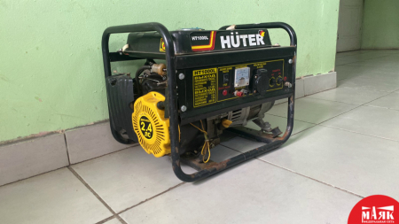 О8 Б/У Бензогенератор Huter ht1000l 123 №e00283918