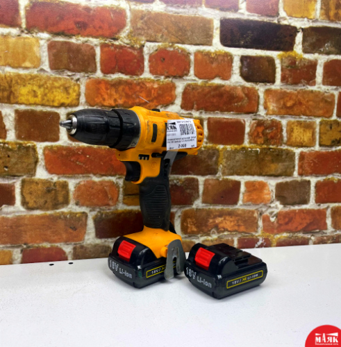 О4 Б/У Аккумуляторный шуруповерт DeWalt DCD700 18V 2акб,з/у 123 №e00299076