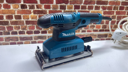 О8 Б/У Машина шлифовальная makita BO3711 123 №e00300999