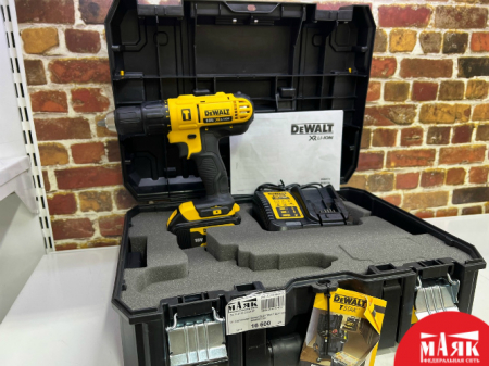 О1 Шуруповёрт Dewalt DCD776M1T КОР 123 №К00007390