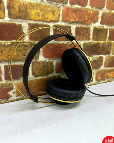 О2 Б/У Наушники студийные AKG K92 Black/Gold №e00323010