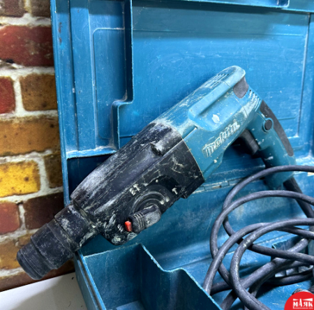 О6 Б/У Перфоратор Makita 2450 (ОРИГ) КЕЙС 123 №e00324505