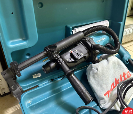 О4 Б/У Перфоратор сетевой SDS-plus Makita HR2432, 780 Вт КОР 123 №e00329400
