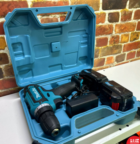 О6 Шуруповерт Makita 21v 2 акб кейс 123 №К00008630