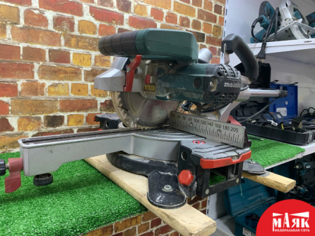 О5 Б/У Торцовочная пила Metabo KGS 216 M 123 №e00245621